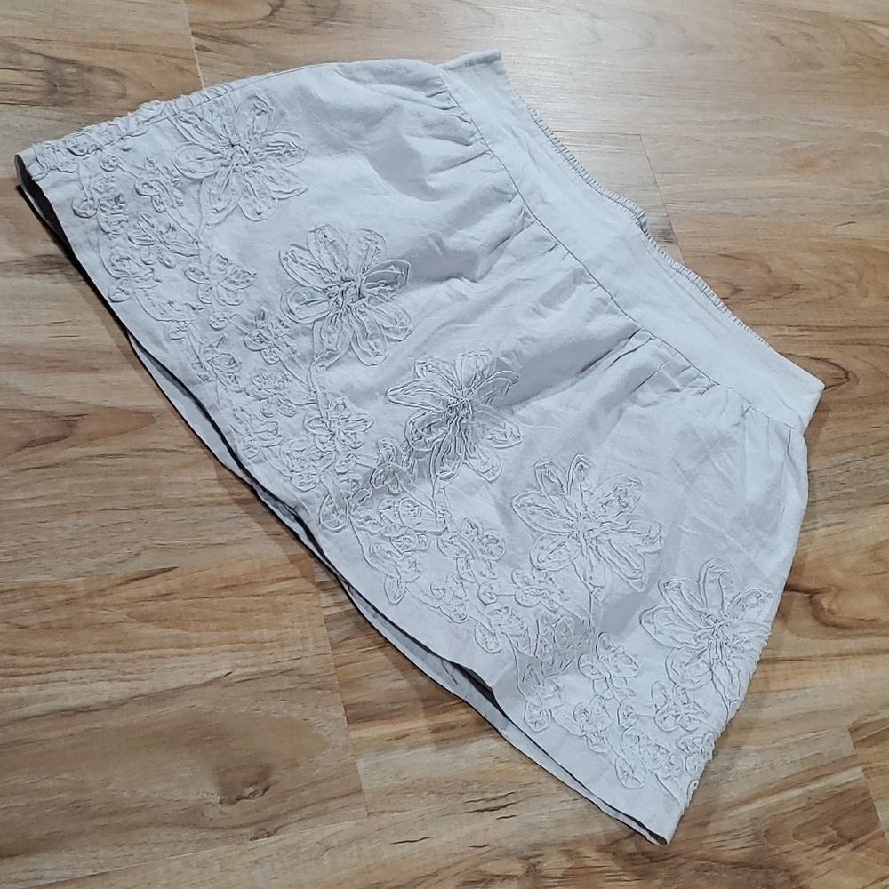 🔺️Stooshy Grayish Lavender Floral Embroider Textured Skirt Large